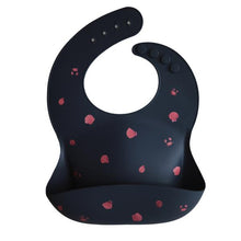 Görseli Galeri görüntüleyiciye yükleyin, Mushie Silicone Baby Bib (Shells Smoke) - Mushie Mama Önlüğü
